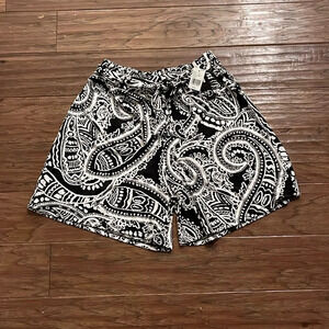 new directions Black and White Shorts with Elastic Waistband and Belt Size S